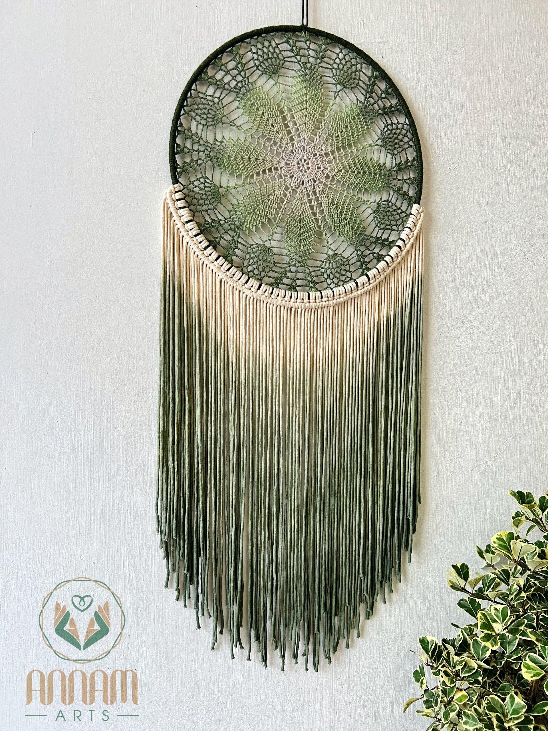 Dreamcatcher dyed green DN01