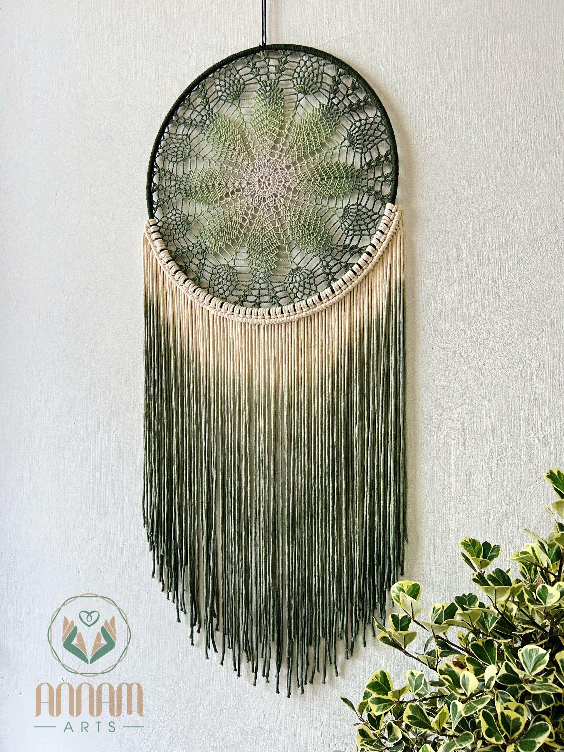 Dreamcatcher dyed green DN01