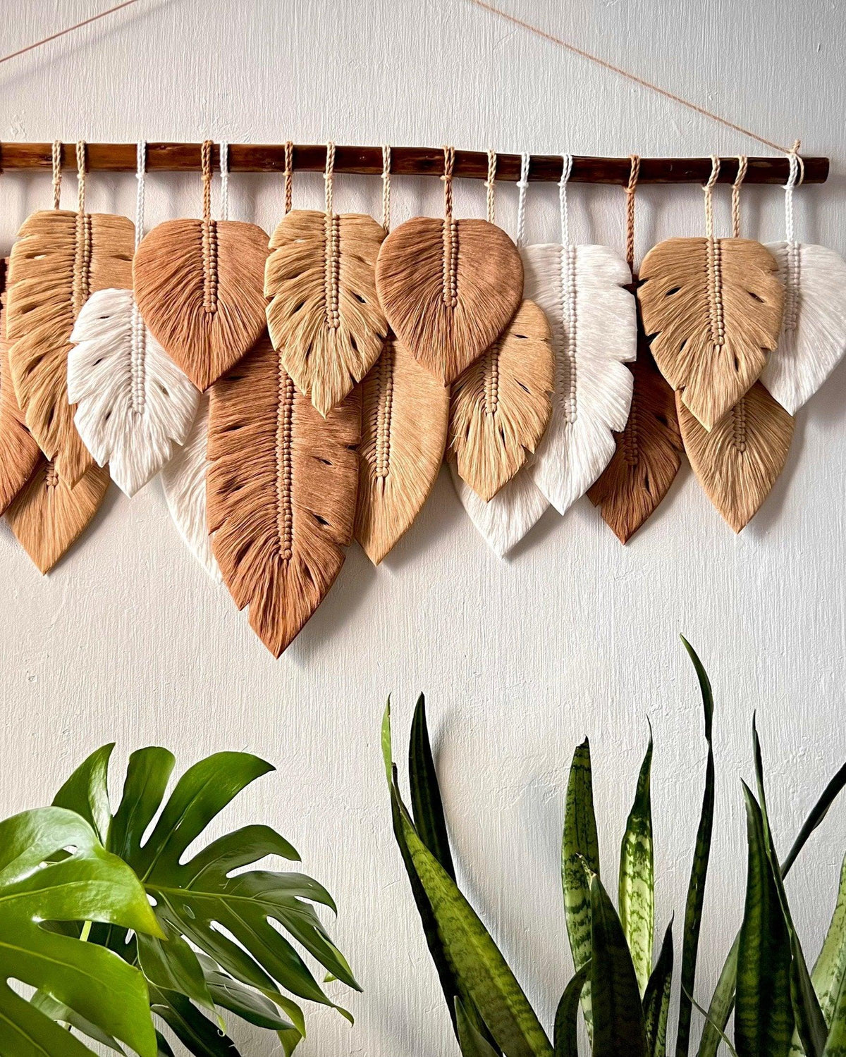 Monstera macrame leaf wall hanging LM04