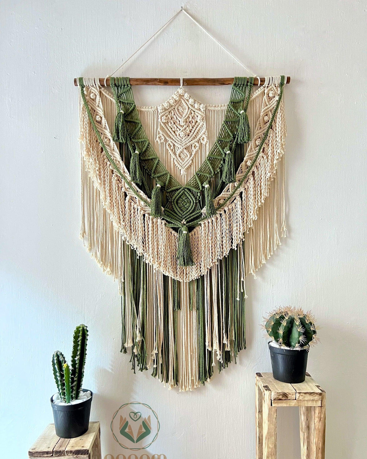 Large macrame green wall hanging MCR02